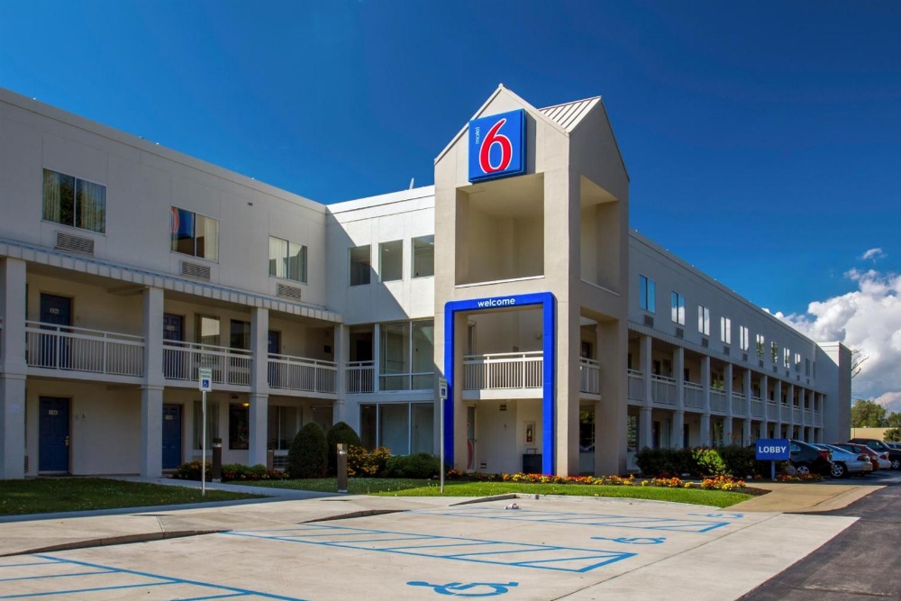 Motel 6 Buffalo Airport Main image